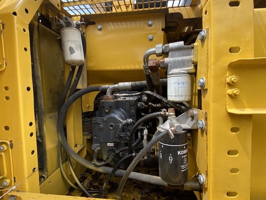 PC130-7は0.53m3バケツが付いているクローラー小松の油圧掘削機を、作動の重量12600kg使用した