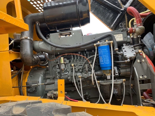 作動の重量16800KGはCummins Engineが付いているLiugongの車輪の積込み機CLG856を使用した