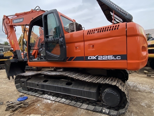 22トン オリジナルの古着ドーサンDX225 クローラー掘削機 157KW エンジンパワーと1.05m3バケツ容量